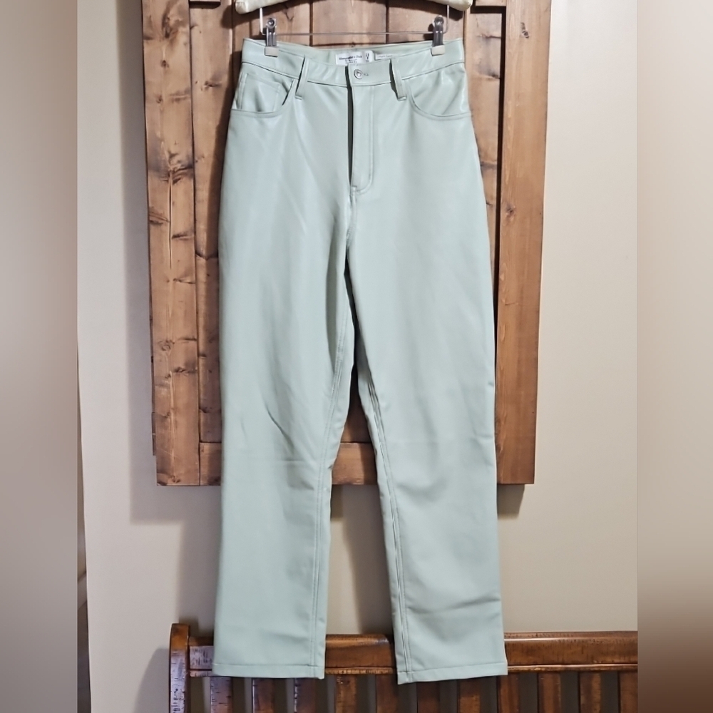 A&F Curve Love Mint Green Faux Leather 90's Ultra High Rise Straight Leg Pant 29